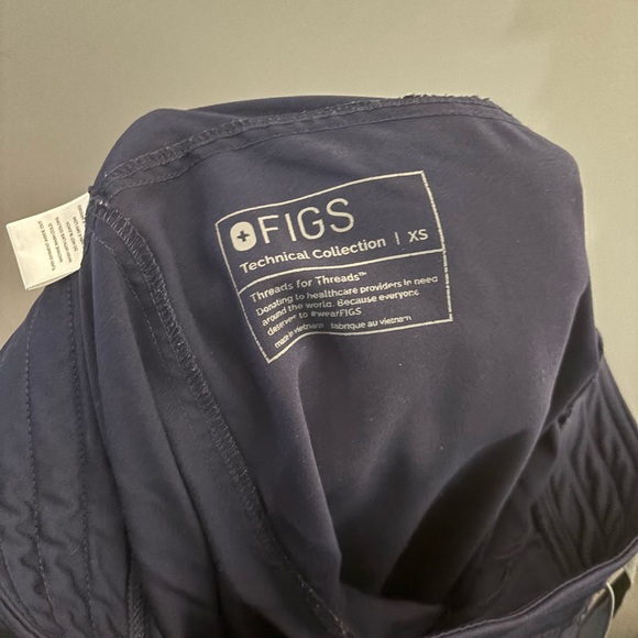 Figs Kade Cargo Scrub Pants in Navy Women’s Size XS - Picture 6 of 6